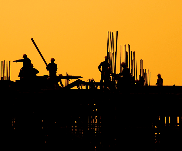 Personnes sur un chantier BPE