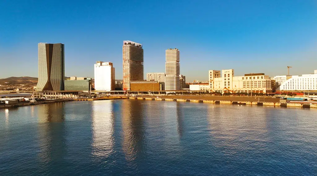 tour m99 marseille quartier euromediterranee